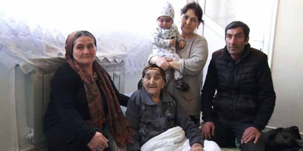 Şamaxılı Saray nənə qadınları təbrik edib - VİDEOREPORTAJ