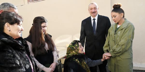 Prezident və birinci xanım Şamaxıda səfərdə olublar (YENİLƏNİB/FOTO)