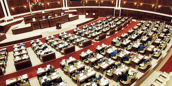 Parlamentdə təmsil olunan 5 partiyaya ayrılan vəsaitin məbləği açıqlanıb