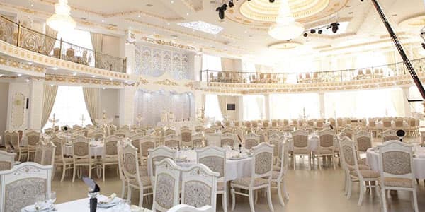 Şadlıq evi və iki zavod hərraca çıxarıldı