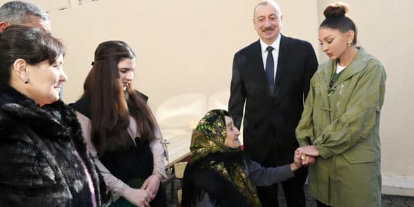 Prezidentə təqdim olunan məktubların hamısı nəzarətə götürülüb
