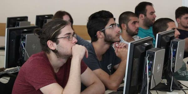 Gürcüstanda 250-yə yaxın azərbaycanlının təhsil aldığı universitet bağlanıb