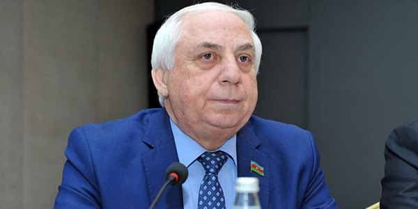 Hadı Rəcəbli: "Dövlət niyə milyonçuların uşaqlarına pul ödəməlidir?"