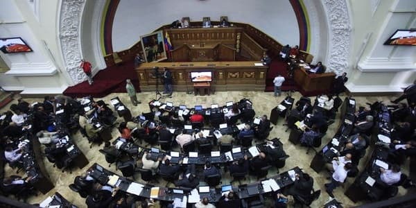 Venesuelada fövqəladə vəziyyət elan edildi