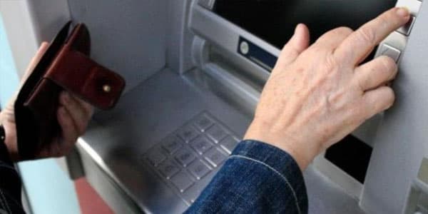 Bu şəxslərin təqaüdləri artırılır (RƏSMİ)