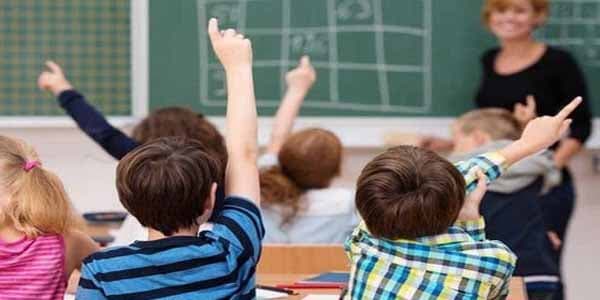 Azərbaycanlıların rus dilində təhsil sevdası: uşaqları çətinə salan kimlərdir?