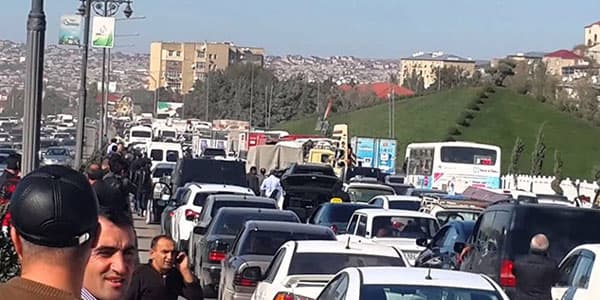 Bakıda qəza böyük tıxaca səbəb oldu
