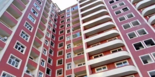 Minlərlə insan Bakıda qeydiyyatsız və müqaviləsiz yaşayır – Qanun nə deyir?