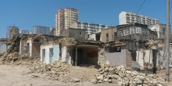 Sökülən evlərə görə verilən kompensasiya artırılacaq (RƏSMİ)