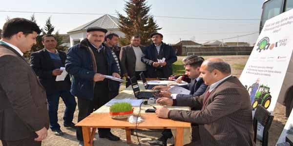  "Aqrolizinq" bu kəndlərdə gübrələrin güzəştli şərtlərlə səyyar satışını təşkil etdi (FOTO)