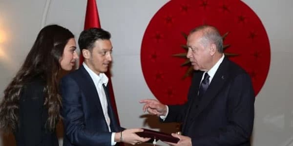 Məsut Özil Ərdoğanı toyuna çağırdı