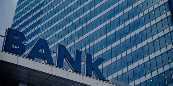 Ekspert: "Prezidentin fərmanı istehlakçıların banklara etimadını geri qaytarıb" 