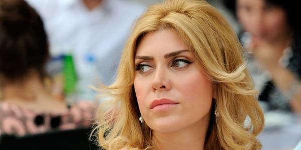 Aysel Əlizadə Xoşqədəm Hidayətqızını məhkəməyə verdi
