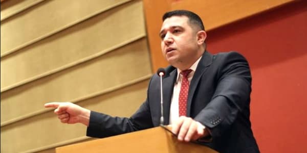 Azərbaycanın məşhur universitetinin alimi istefa verdi