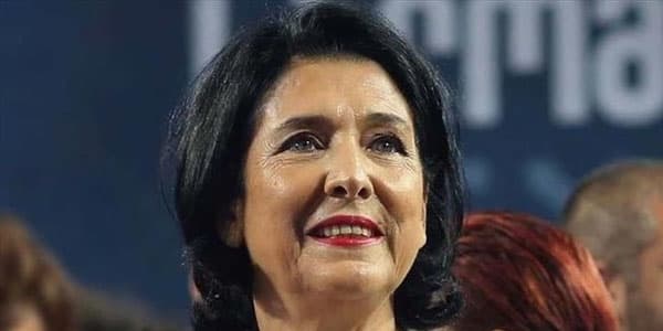 Zurabişvili azərbaycanlılarla rus dilində danışmaqdan imtina etdi