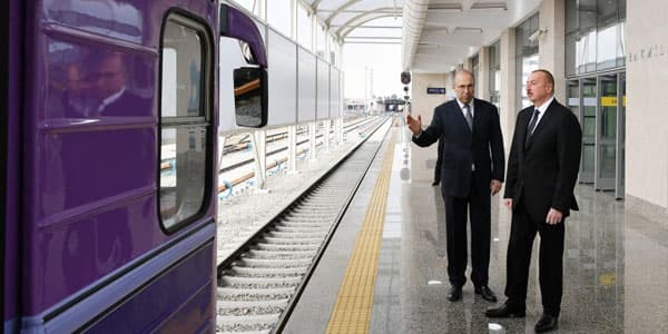 İlham Əliyev Bakı metrosunda (FOTOLAR)