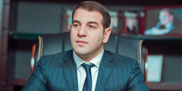 Prezident Elnur Məmmədlini təltif etdi