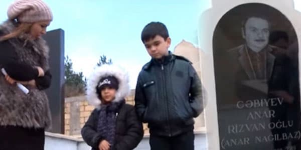 Anar Nağılbazın qəbrini su basıb