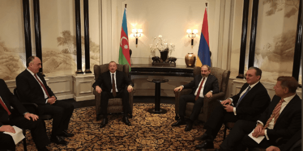 İlham Əliyevlə Nikol Paşinyanın təkbətək görüşü başa çatıb (YENİLƏNİB-FOTO)