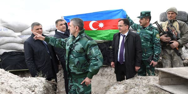 Elçin Quliyev Ermənistanla sərhəddə döyüş məntəqələrini yoxladı (FOTOLAR)
