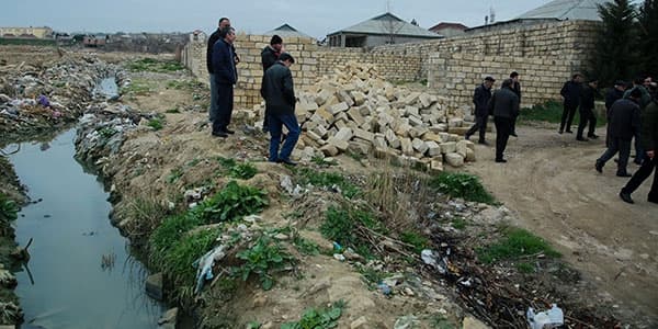Yerüstü çaylar Binəqədiyə axır... (FOTO/VİDEO)