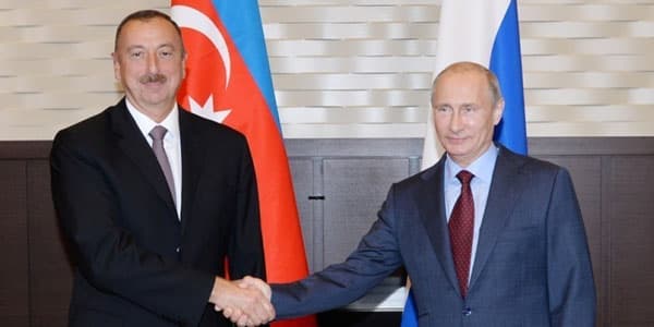 İlham Əliyev Vladimir Putinlə telefonla danışıb