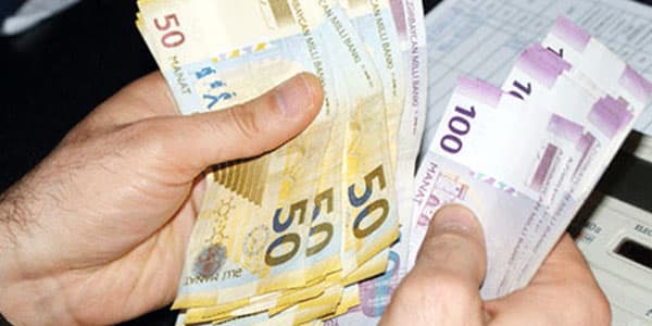 Bu işçilərin maaşı 800 manat oldu