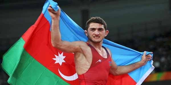 Azərbaycanın üç güləşçisi Avropa çempionatında finala yüksəldi