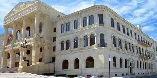 Məktəblinin intiharı ilə bağlı iki nəfər istintaqa çağırıldı