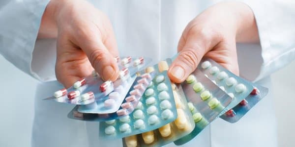 Azərbaycanda bu dərman vasitələrinin idxalı və satışı qadağan edildi (SİYAHI)