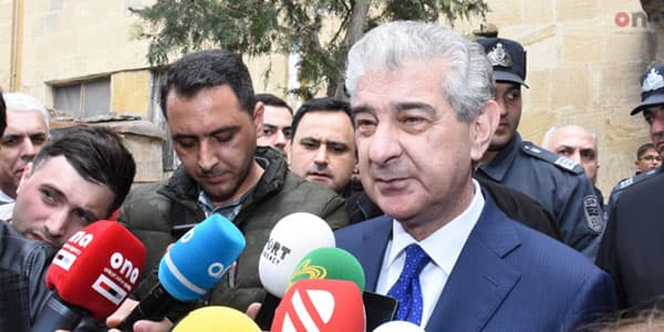 Əli Əhmədov: "Bu binada məskunlaşan sakinlərin vəziyyəti çox ağırdır"