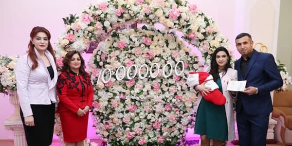 Mehriban Həsənovanın doğum şəhadətnaməsi təqdim olundu (FOTOLAR)