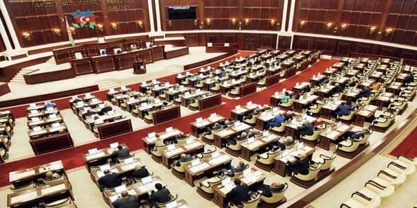 Milli Məclisdə qaradərili deputatlar da ola bilər