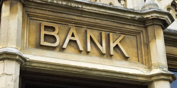Azərbaycan bankı holdinqin tərkibindən çıxıb