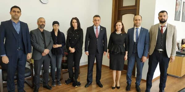 Elina Hacıyevanın anasının müdafiəsinə üç vəkil qoşuldu