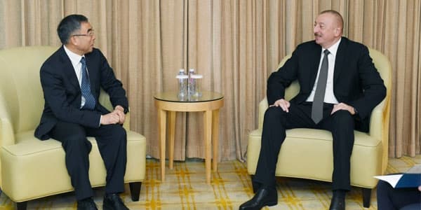 İham Əliyev "Huawei" şirkətinin sədri ilə görüşüb