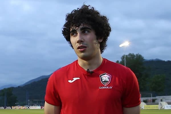 Daha bir məşhur şotland klubundan millimizin üzvünə təklif