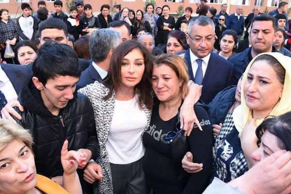 Mehriban Əliyeva köçkünlərlə görüşdü: Güc mənbəyim sizsiniz (FOTOLAR)