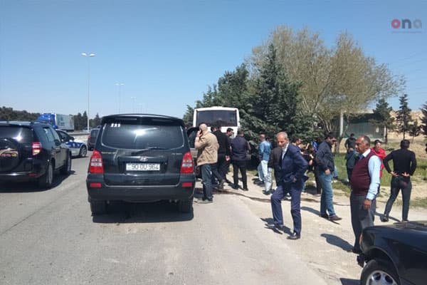 Bakı-Sumqayıt yolunda sərnişin avtobus qəzasında ağır xəsarət alan olmayıb (YENİLƏNİB/FOTO)