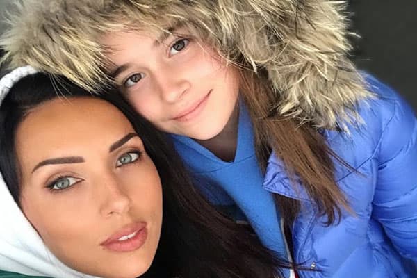 Məşhur müğənninin 10 yaşlı qızı milyonçu oldu (FOTO/VİDEO)