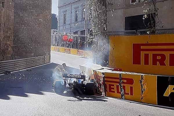 Formula 1-in sıralama turunda ilk qəza (FOTO)