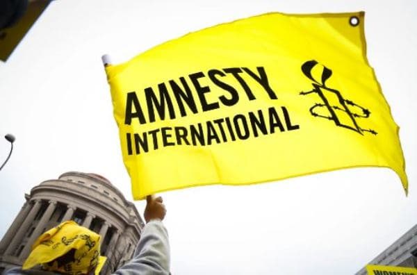 PKK tərəfdarları "Amnesty International"ın ofisinə hücum etdi