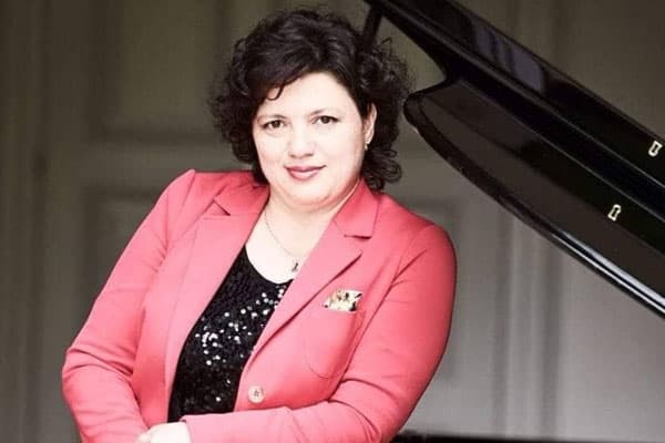 Almaniyada Azərbaycan musiqisini təbliğ edən xanım bəstəkar (FOTOLAR)