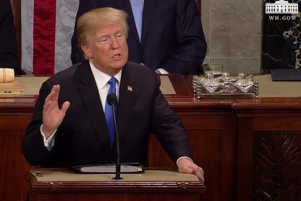 Donald Tramp 2 il ərzində 10 min yalan danışıb