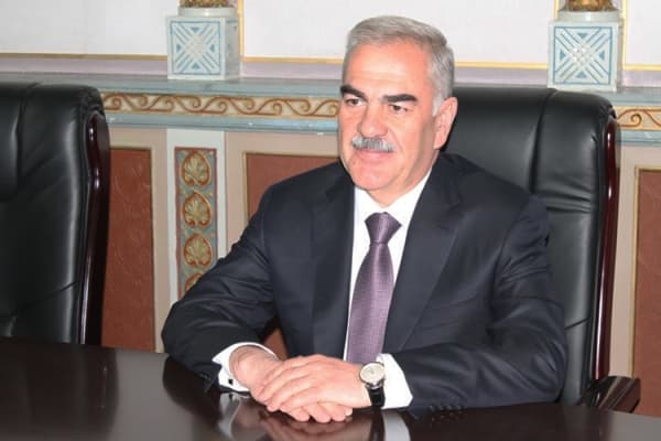 Vasif Talıbov naziri təltif etdi