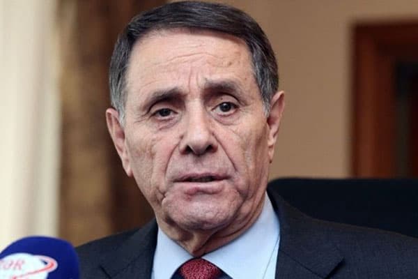 Novruz Məmmədov iki teatrla bağlı qərar verdi