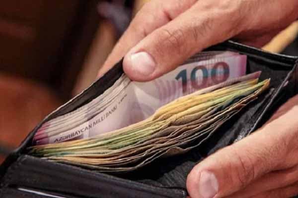 Bakıda orta aylıq əməkhaqqı nə qədərdir?