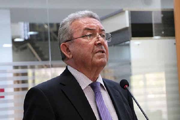 "Normal adam olsaydın, Əliyevin məzarında diz çöküb üzr istəyərdin" (VİDEO)
