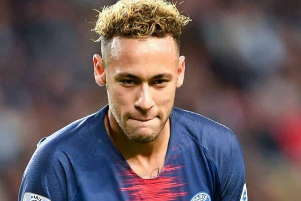 Dünyanın ən bahalı futbolçusu azarkeşi təhdid edir