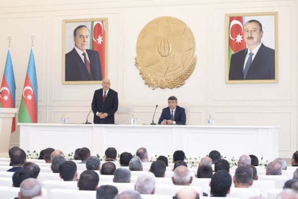 İnam Kərimov fermerlərlə görüşüb (FOTOLAR)